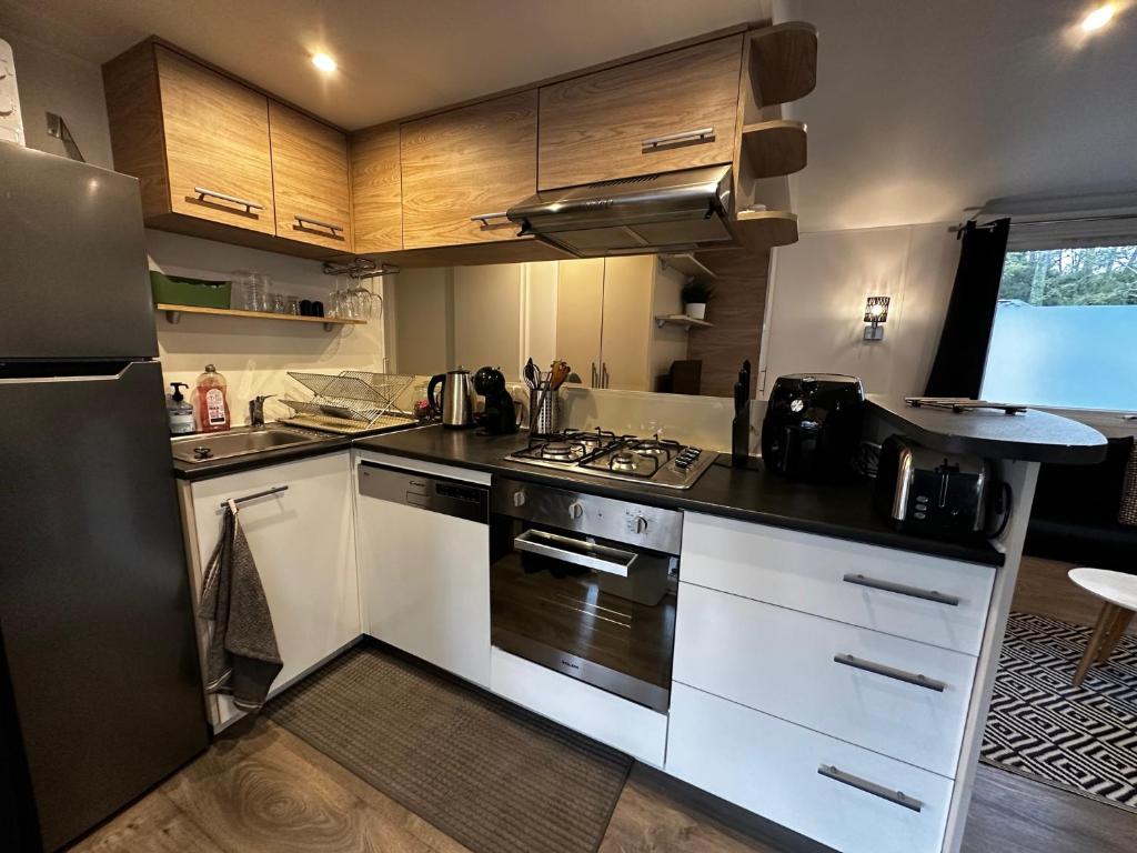 Grand Mobil Home Tout Confort pour 6 personnes - Camping Les Oyats 4 étoiles - 4
