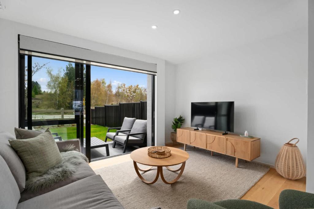 Aspirings Views on Rowley, Wanaka