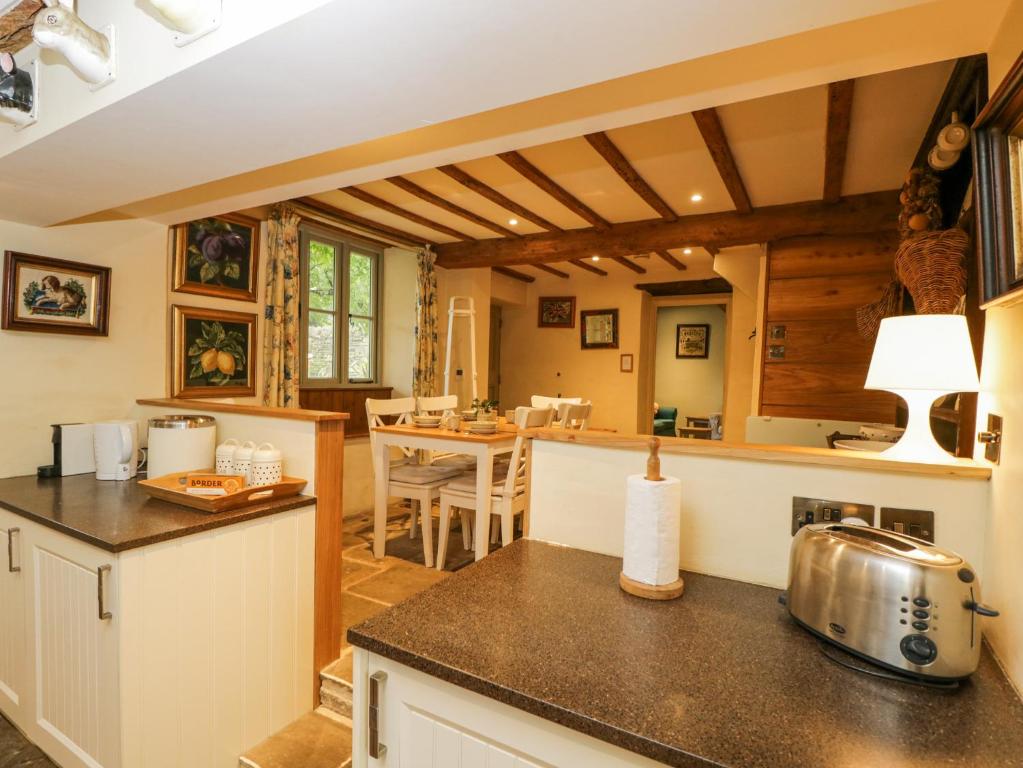 Tannery Cottage, Burford photo 4