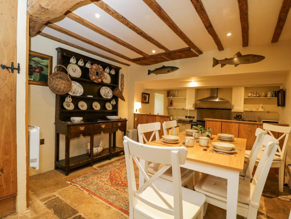 Tannery Cottage, Burford photo 8