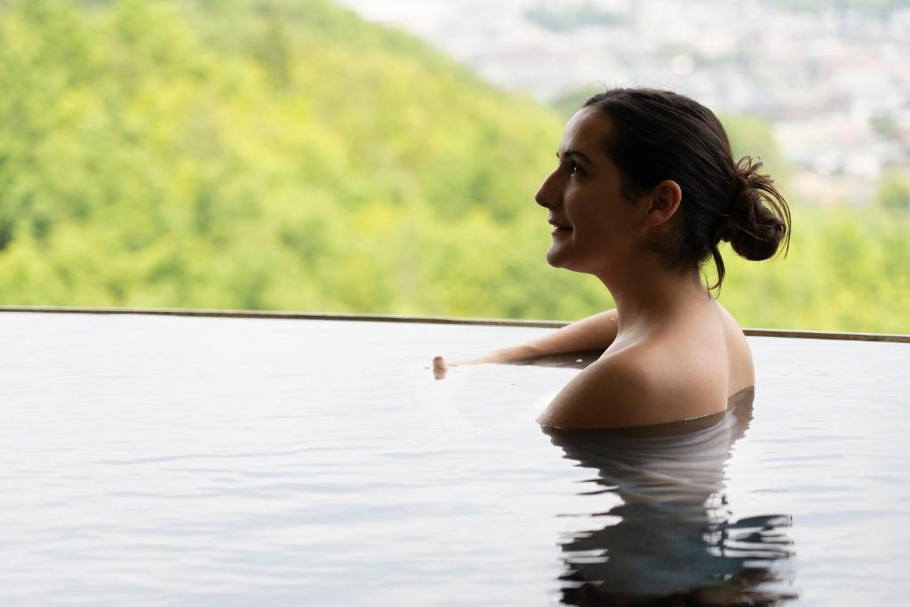 Hot spring bath
