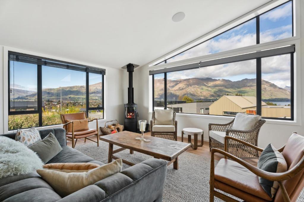 Mahaanui South - Wanaka Holiday Home, Wanaka