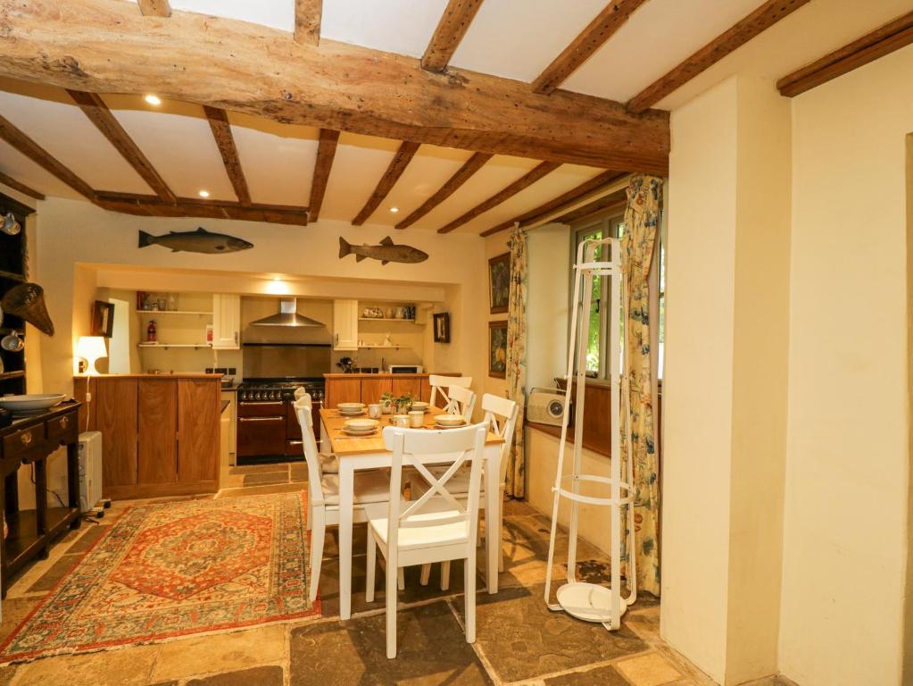 Tannery Cottage, Burford photo 7