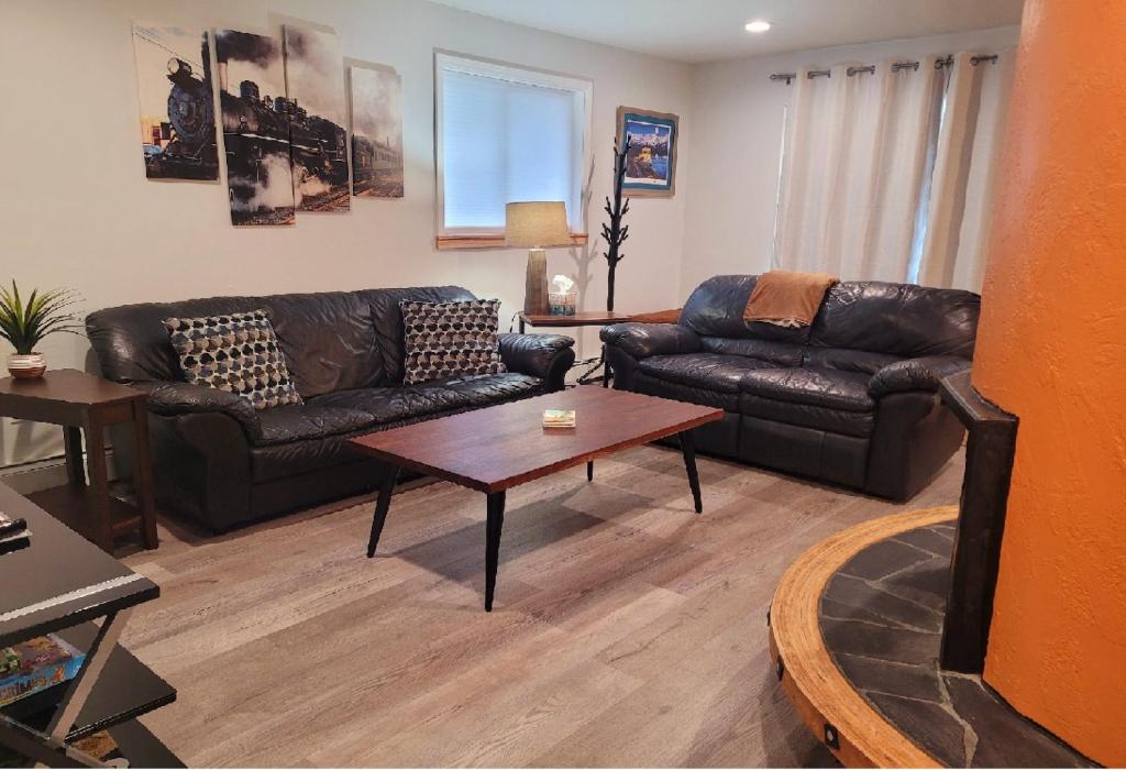 Alaskan Pipeline Place, Fairbanks