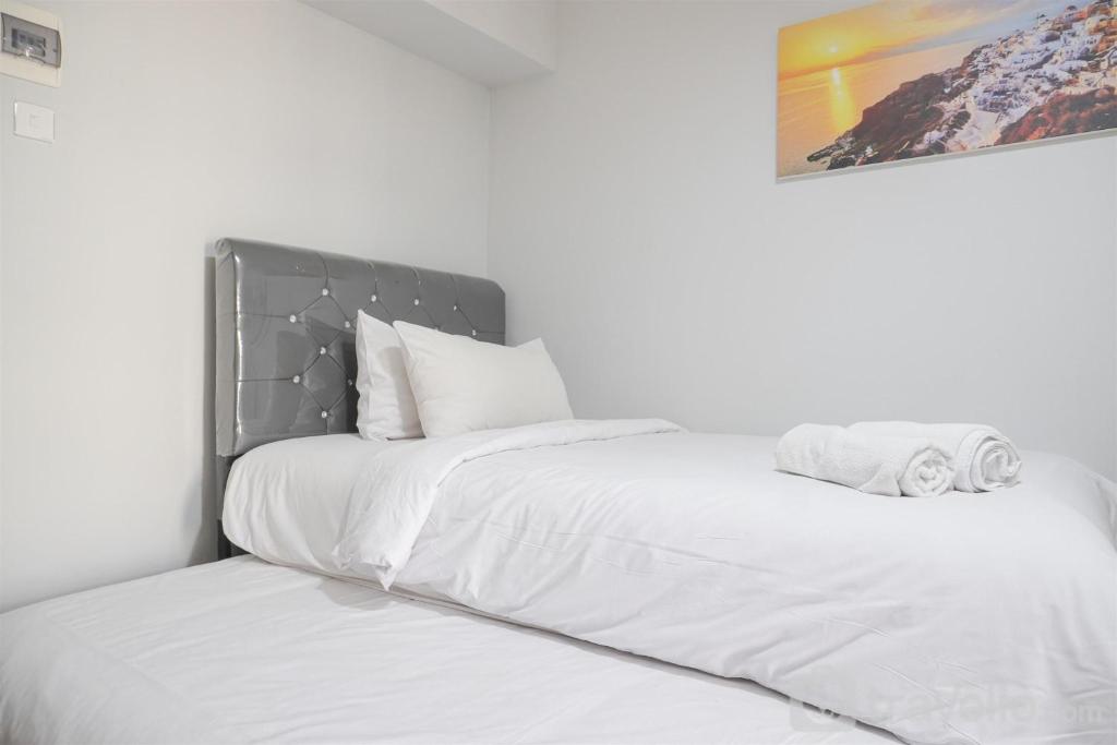 Modern and Restful Studio at Kebagusan City Apartment By Travelio, Jakarta