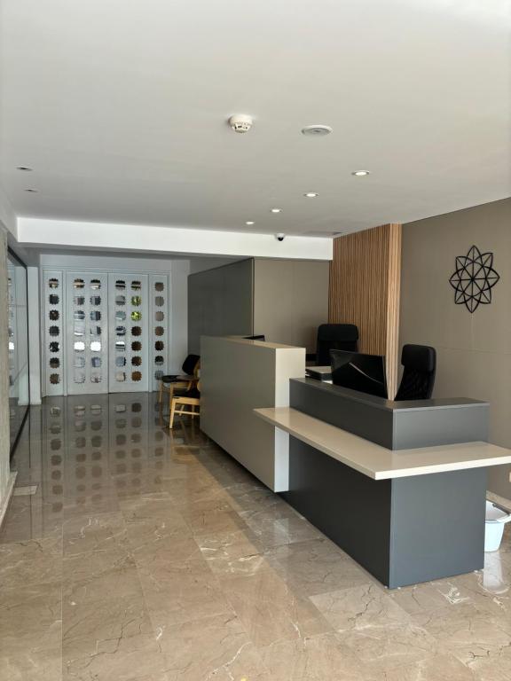 Sunflower Hotel Apartments — Hotel building in Larnaca, Larnaca Region