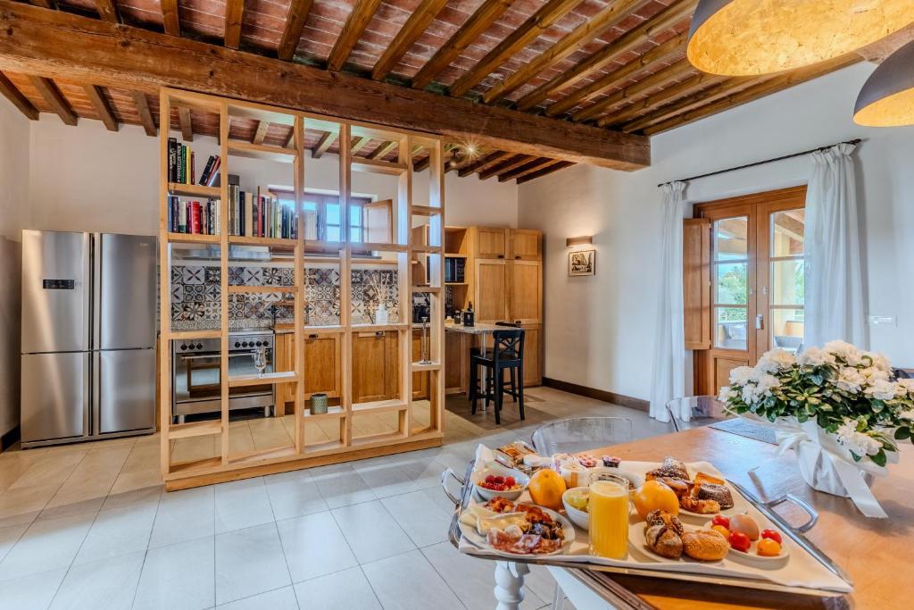 Shared lounge/TV area