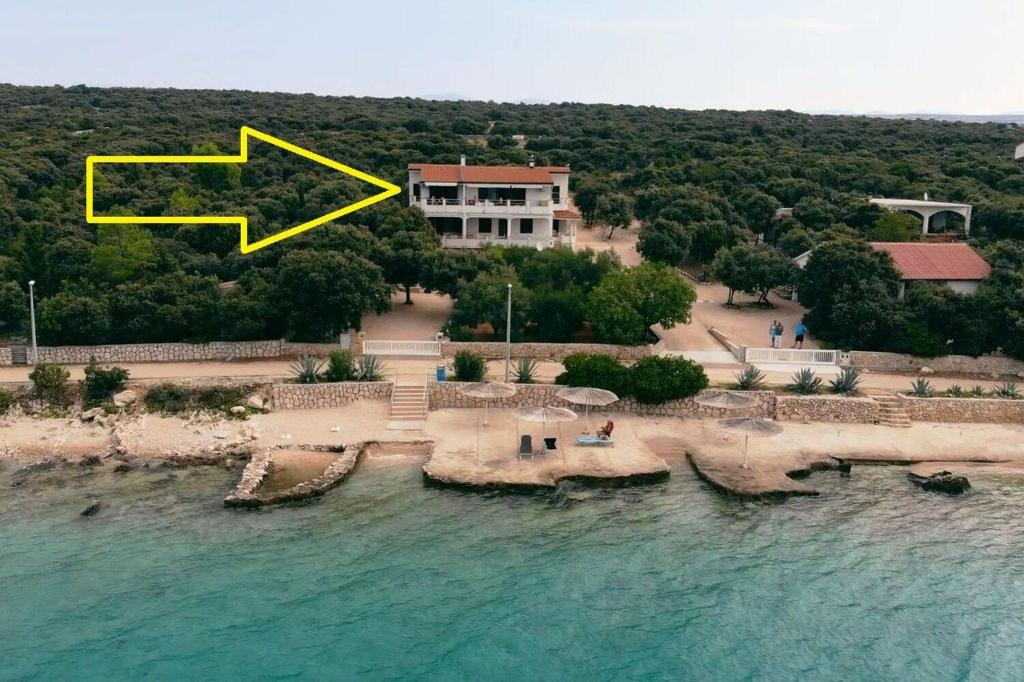 Apartment UGA, Mandre