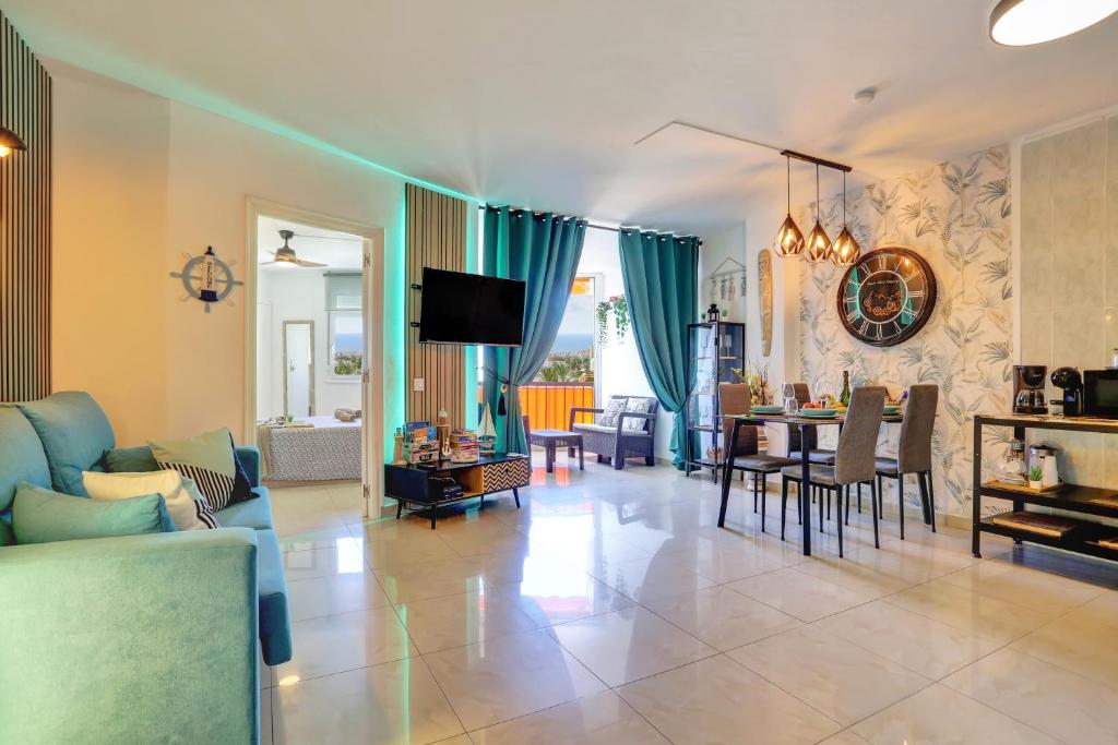 LUXORY DREAMY SUNSET, SeaFront, Direct Access To The Promenade,Wifi,Pool,Free Parking - 4