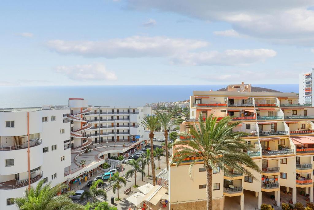 LUXORY DREAMY SUNSET, SeaFront, Direct Access To The Promenade,Wifi,Pool,Free Parking - 2