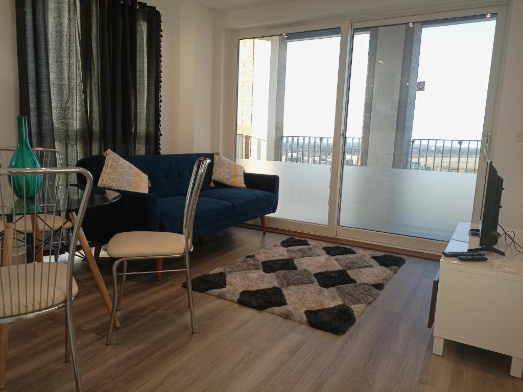 London Serviced Accommodation x RM13 x DM 4 Weekly x Monthly Offers, Dagenham