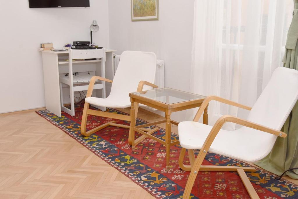 Charming Studio in City Center-Excellent Location - 2