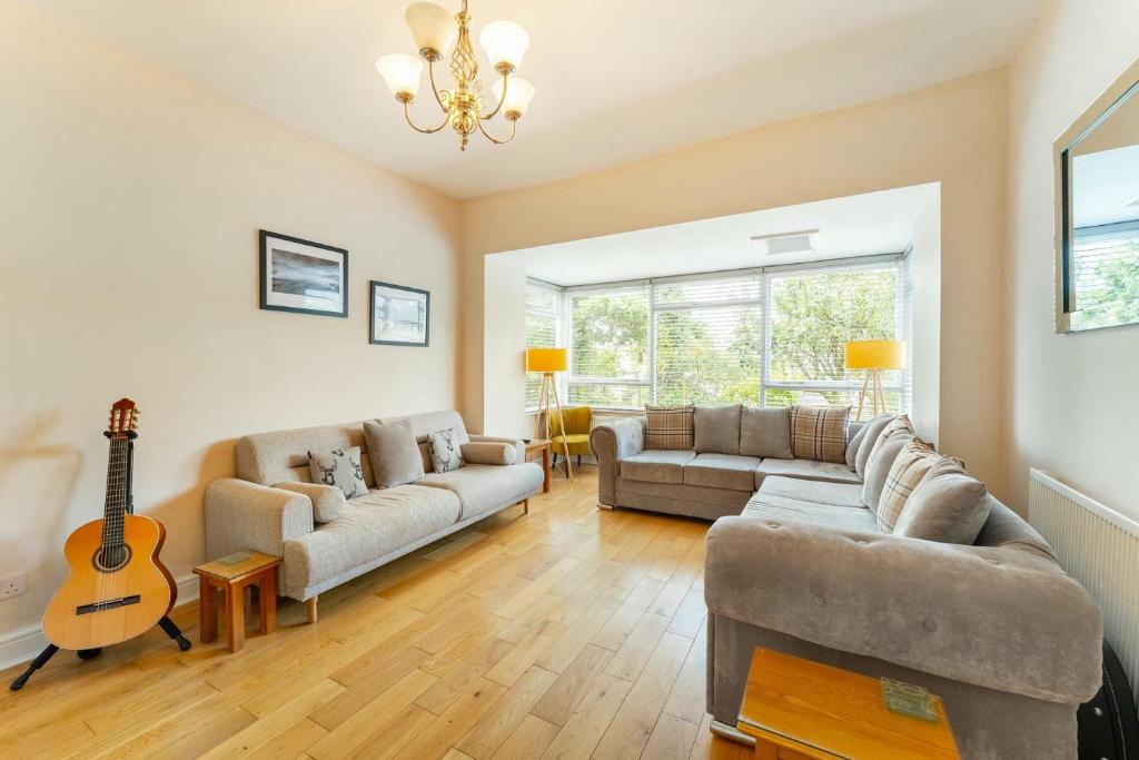 114 Craig Walk - Sleeps 10, Bowness-on-Windermere
