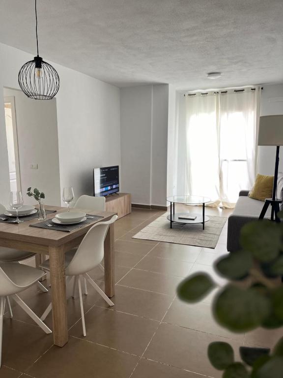 Amplio apartamento en el centro de Málaga con parking privado incluido - 3