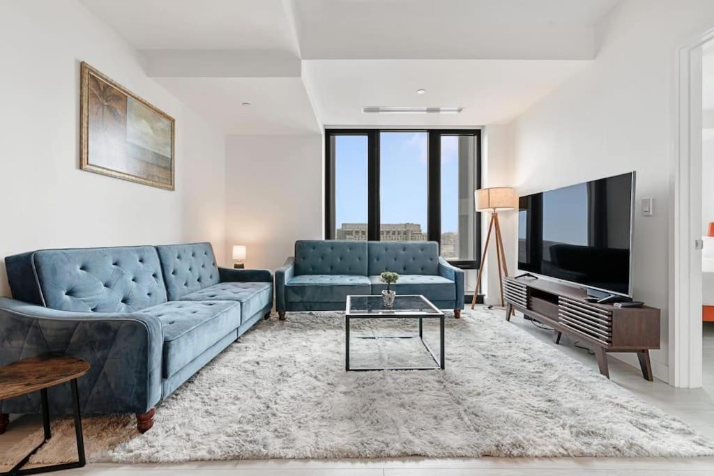 High-end 2BR 2BA unit in Seaport, Boston