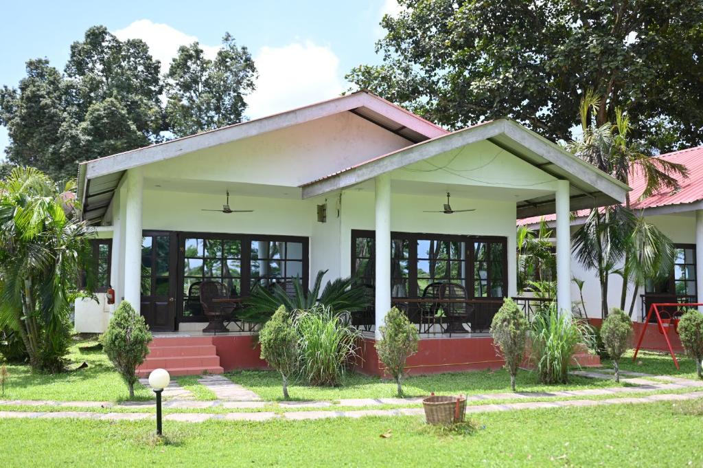 カジランガ ゴルフ リゾート (Kaziranga Golf Resort) 外観