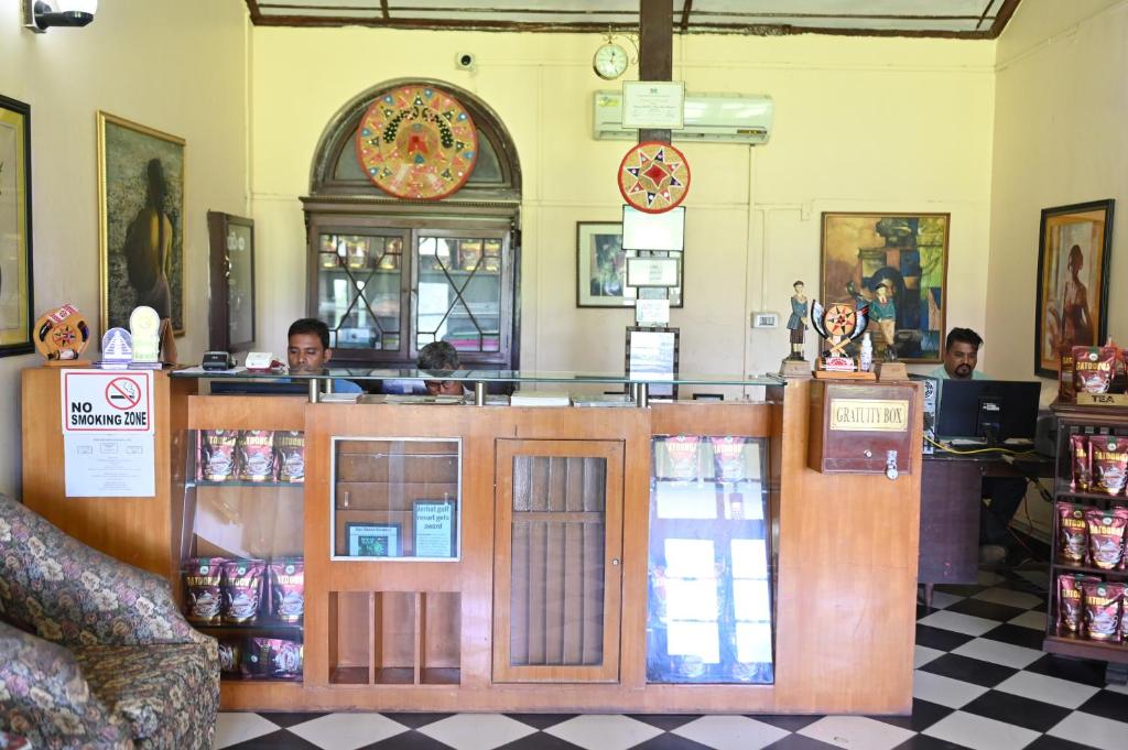 フロント・ロビー