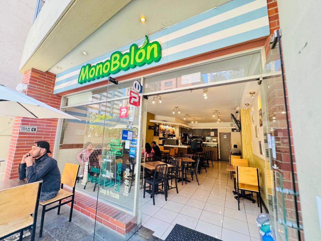 Departamento de lujo con terraza piso alto y vista 3 habitaciones diagonal al Hotel Sheraton - 4