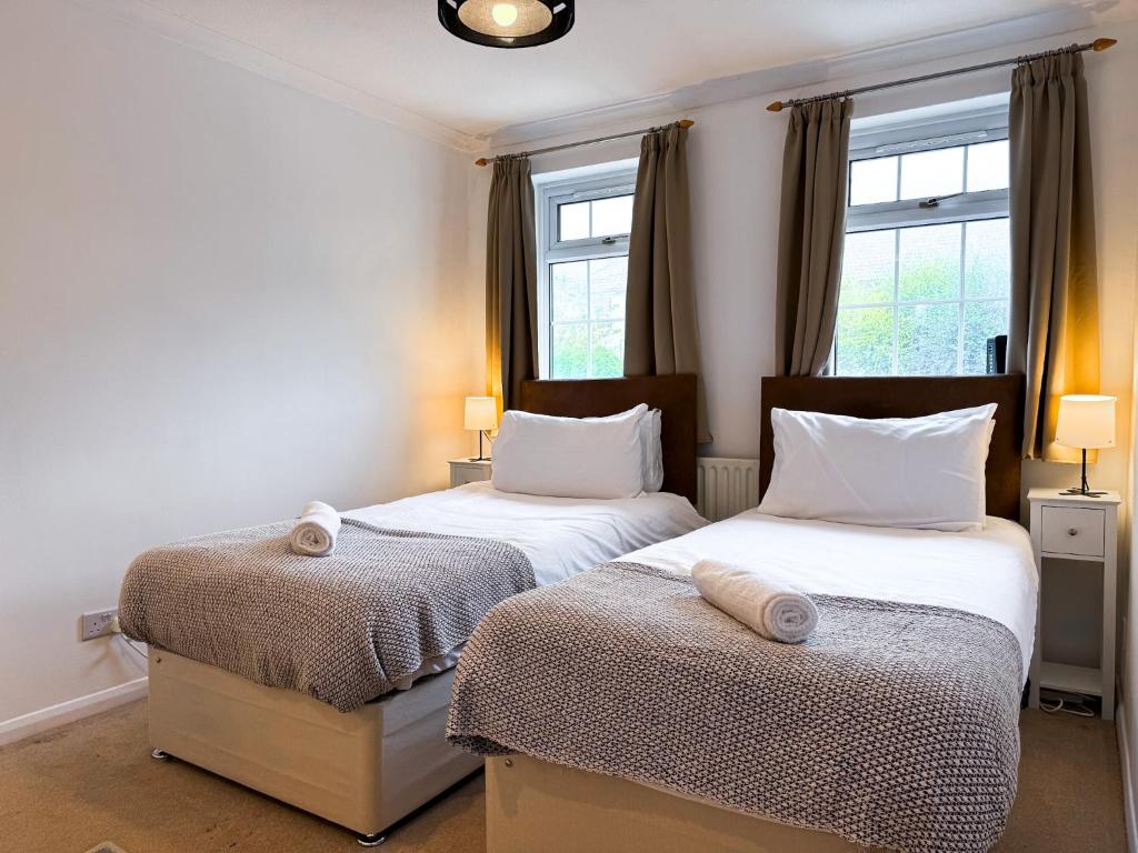 Central, Close To Station & Hospital Sleeps 5, Book Now, Maidstone