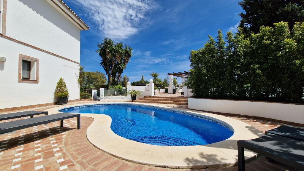 Luxury Villa 3 bed with private Pool & Lounge area - 1