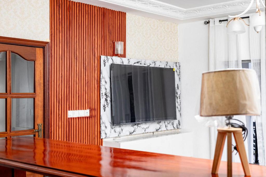 Meublé Hohaaa à Bastos - Anicet NEMANI, Jaunde