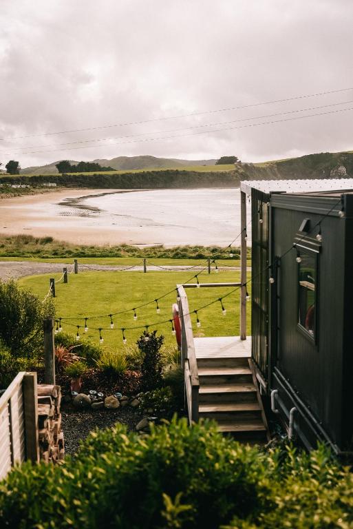 Beach Front Oasis - Catlins, Jacks Bay, Hinahina
