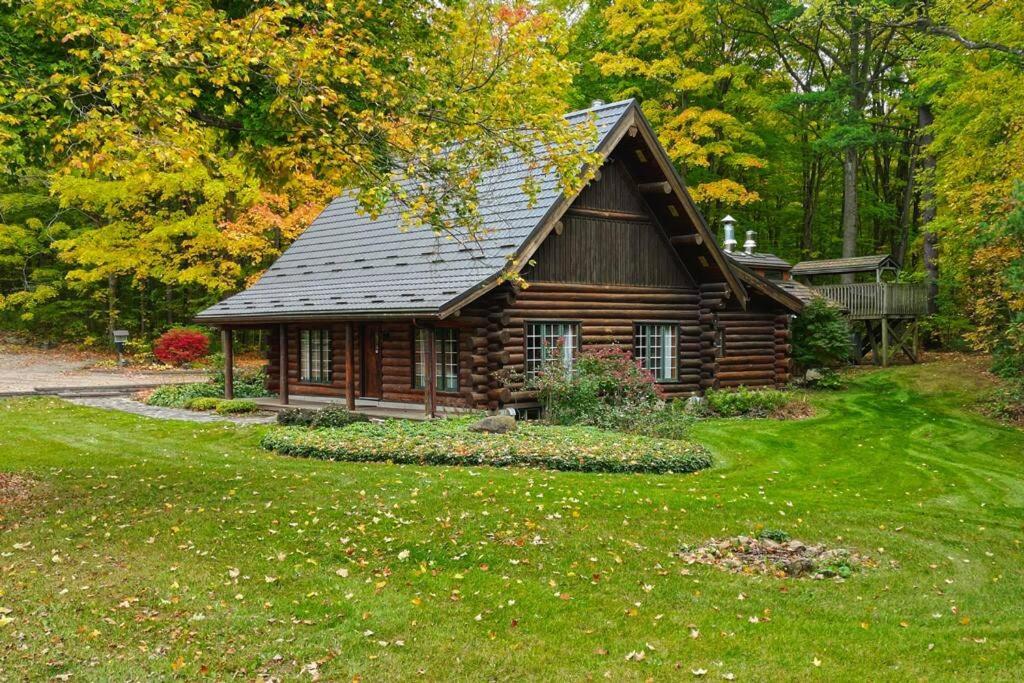 Forest Hideaway, Hespeler