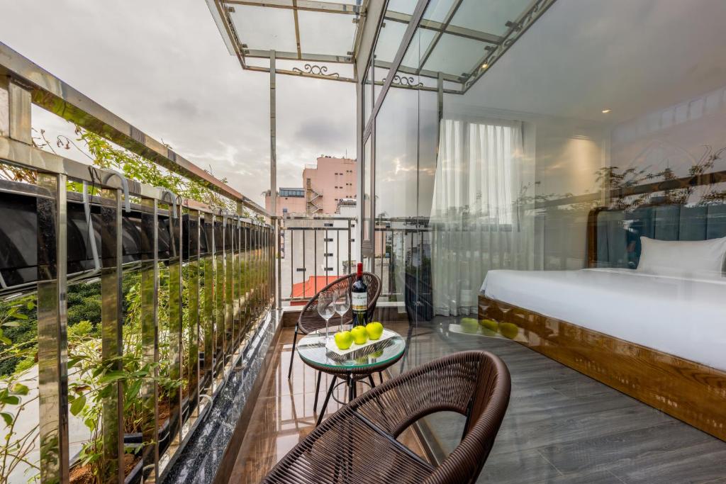 Eliana Premio Hotel Hanoi