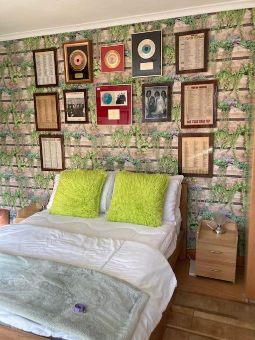 The Studio, Ascot photo 2