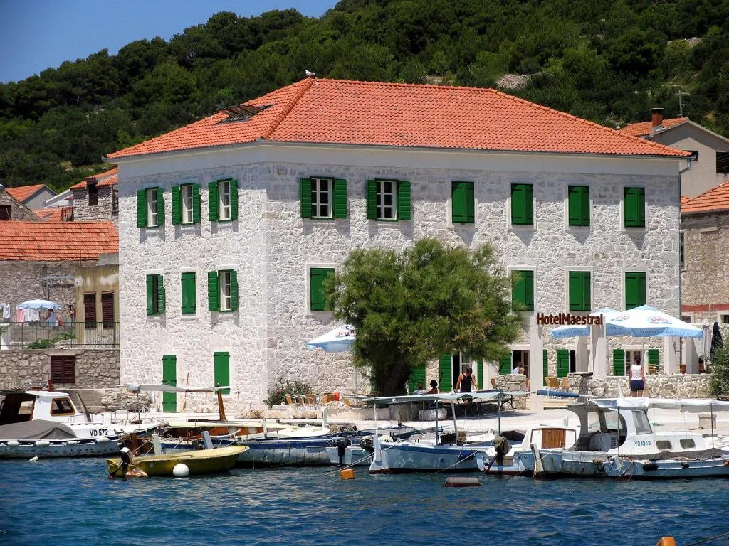 Hotel Maestral, hotel in Prvić Luka