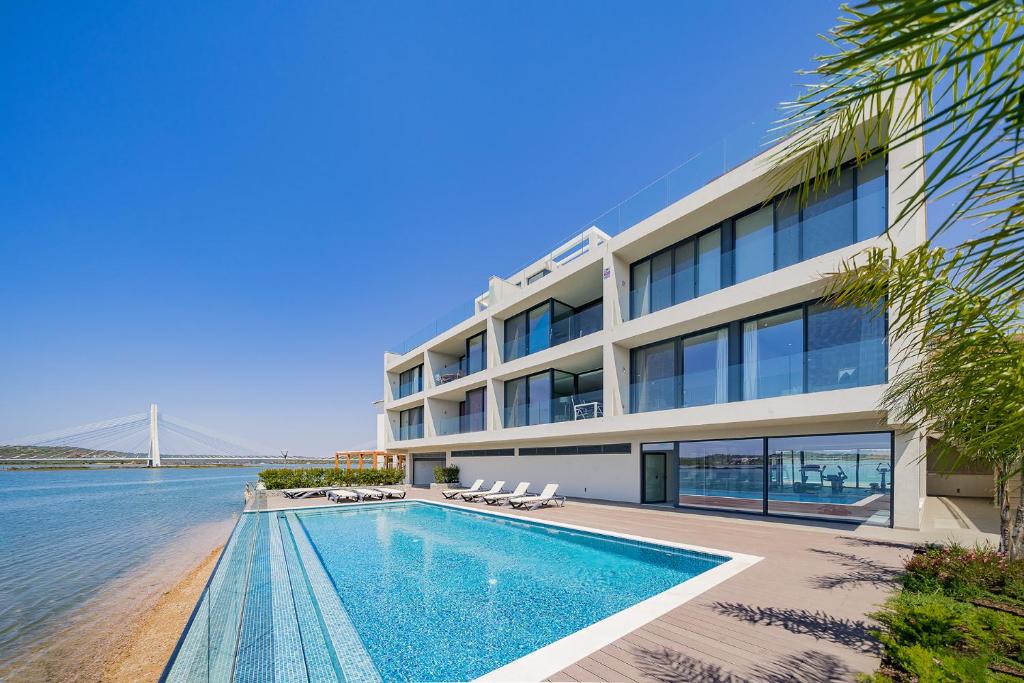 Portimão Ocean Breeze With Pool by Homing, Lagoa