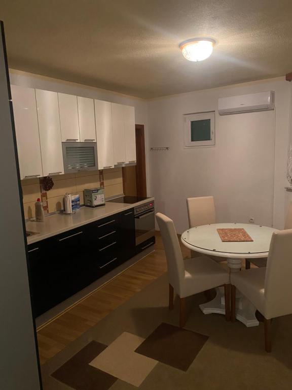 A&E Apartments - 3