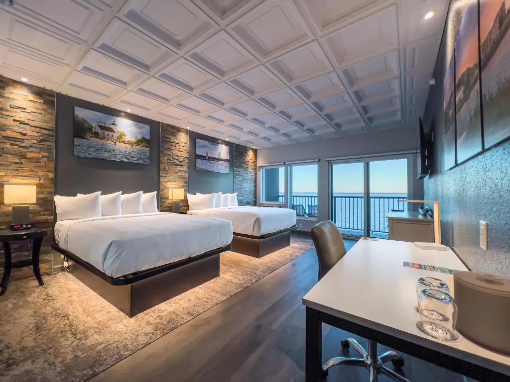 Terrace Bay Hotel - Lakefront，位于埃斯卡诺巴的酒店