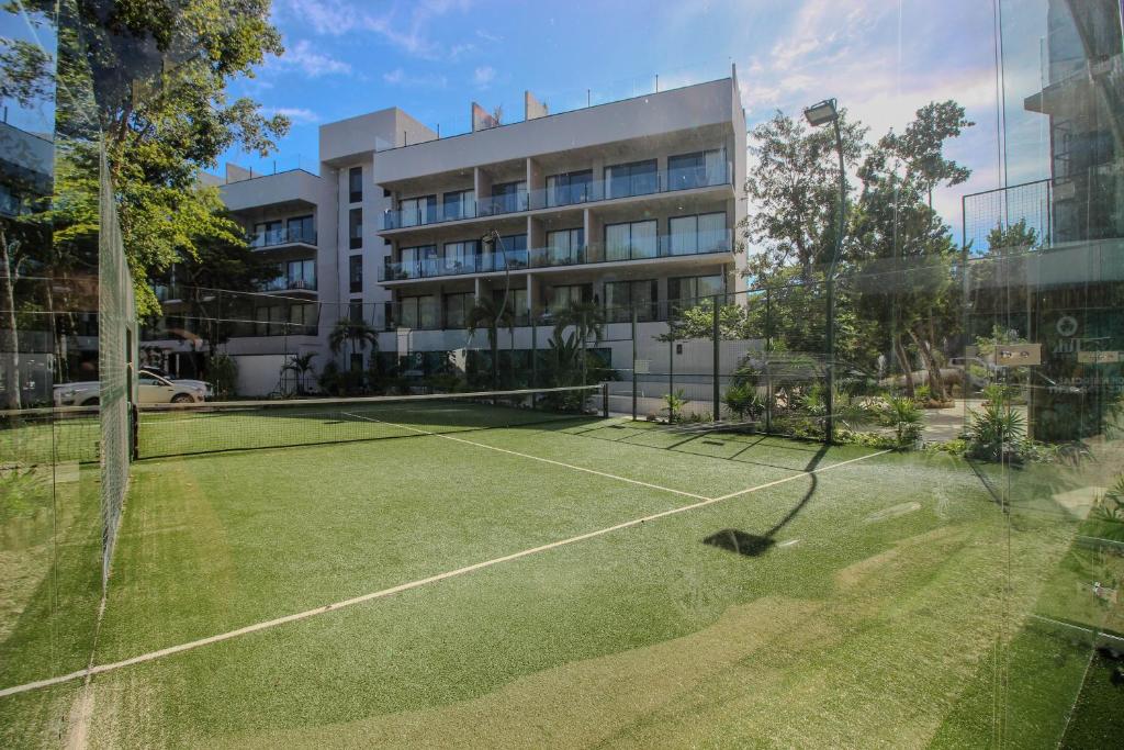 Luxury Studio with Rooftop Pool, Gym, Padel Court, Art Installations & Shopping - 5