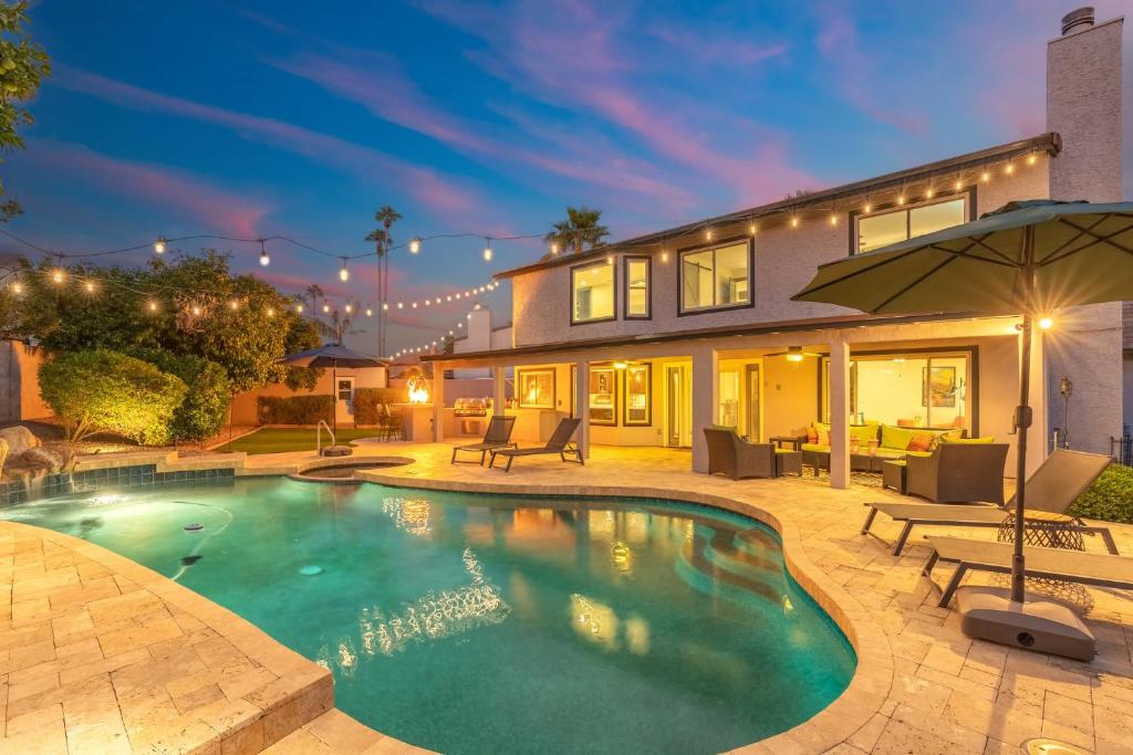 Zion Mirage Kierland Pool Firepit Dog Friendly, Phoenix