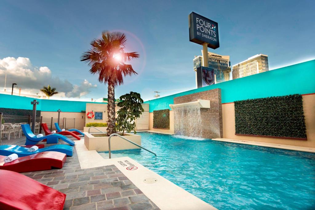 Swimming pool, Four Points by Sheraton Queretaro Norte in Queretaro
