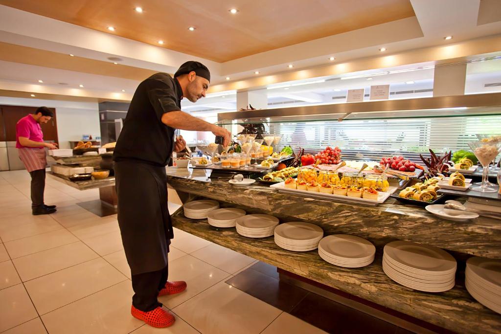 FERGUS Bermudas — Restaurant & bars in Palma Nova, Balearic Islands