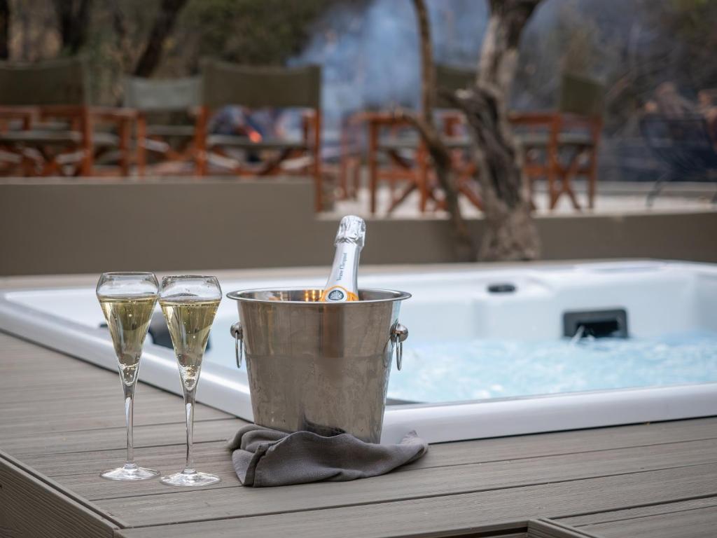 Hot tub