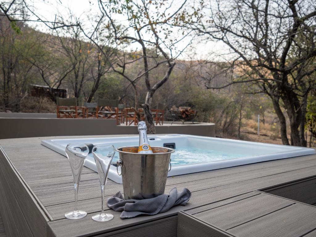 Hot tub