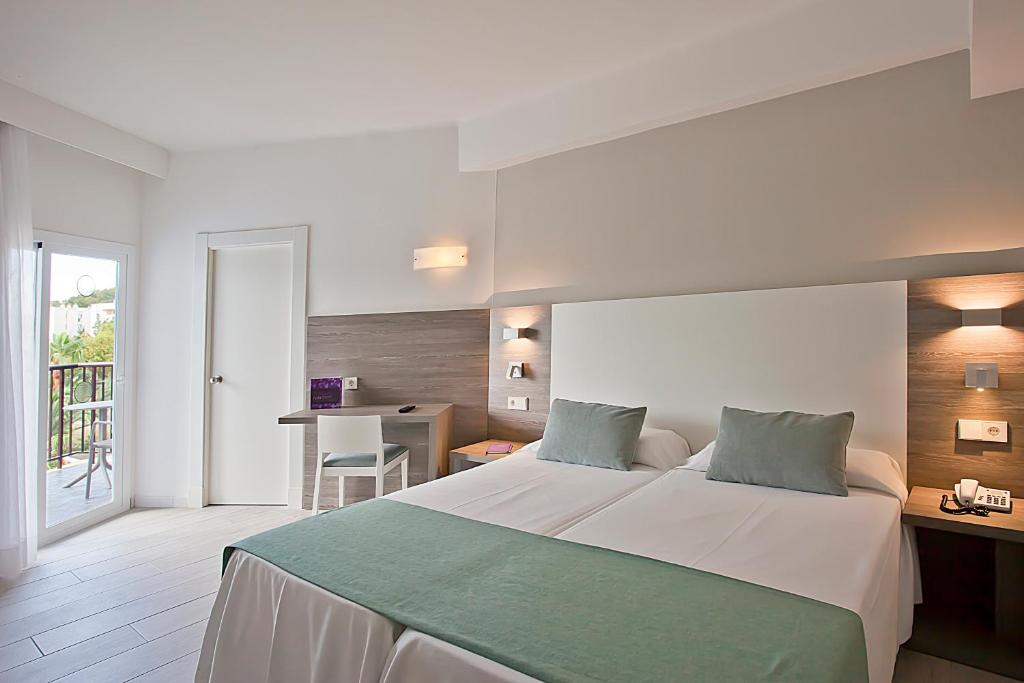 FERGUS Bermudas — Hotel rooms in Palma Nova, Balearic Islands
