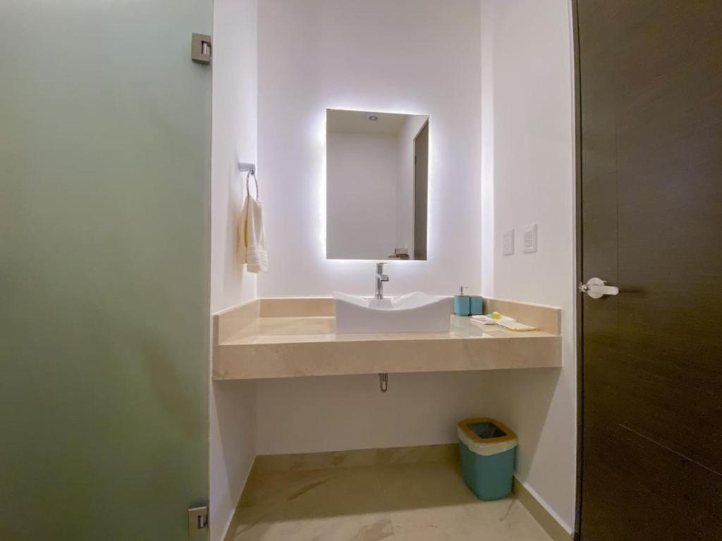 Excellent 3BR PH with Priv Pool Gym Spa Pkg Tennis - 4
