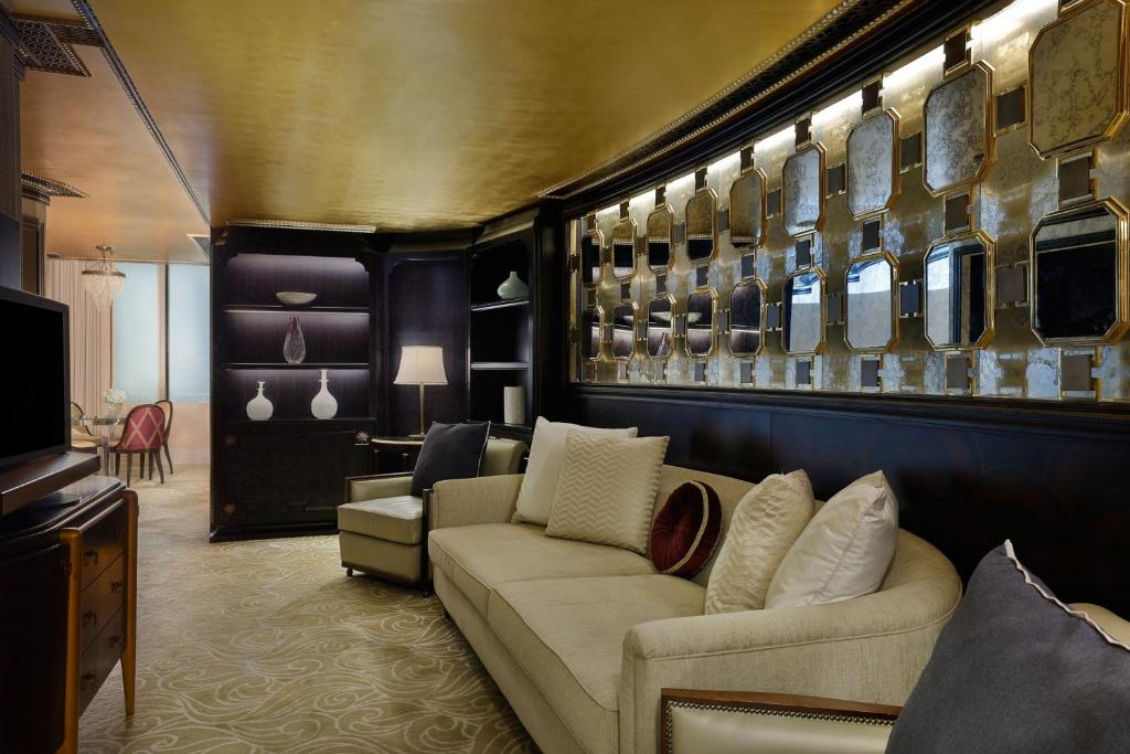 Pub/Lounge