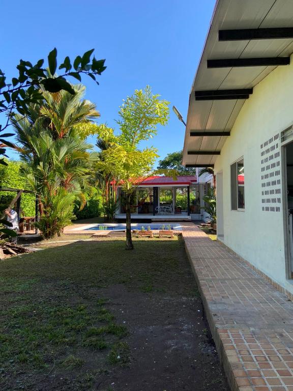 Hermosa Casa de Verano con Piscina - Villavicencio - 2