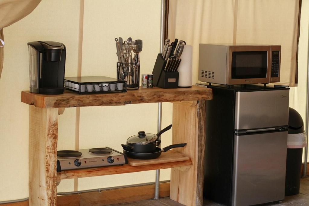 Glamping Tent #5 with Heat AC and Private Bath, Orderville