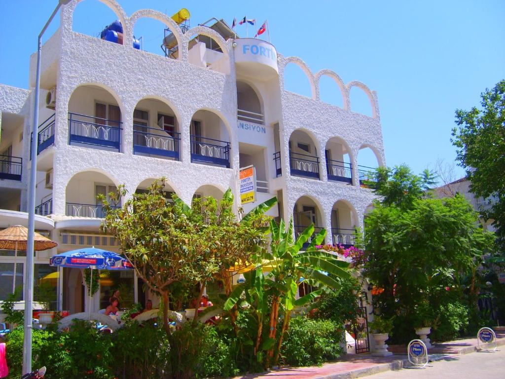 Villa Fortin Pension — Hotel building in Kuşadası, Aydin
