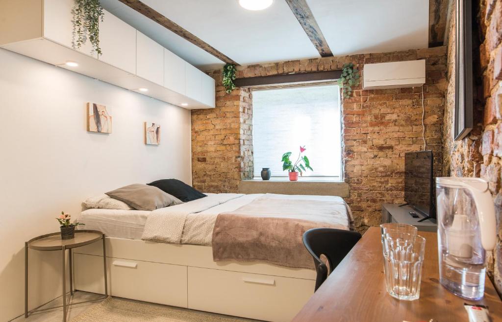 Neat Little Studio with free Parking, Riga