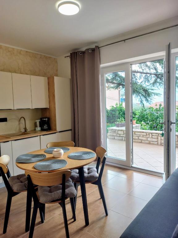 Tangerine Apartment, Rabac