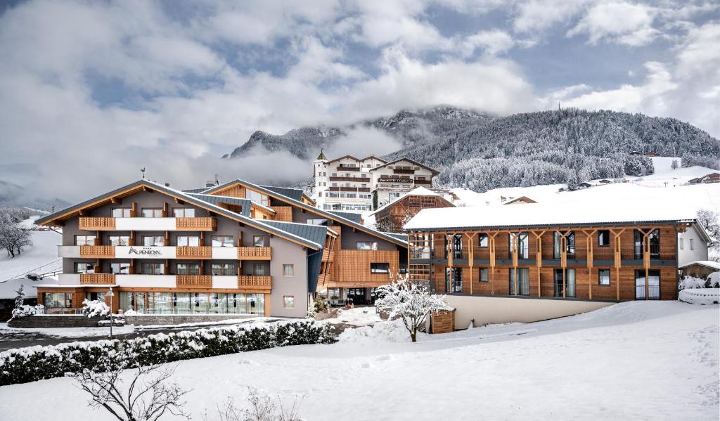 Hotel Alpenroyal - 2