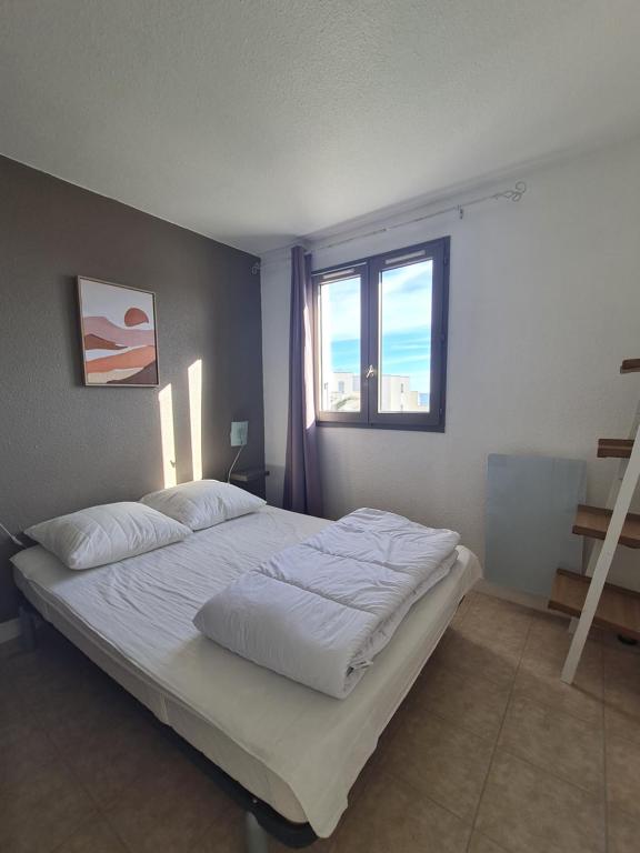 MAGNIFIQUE vue mer pour ce T2 avec piscine - 5