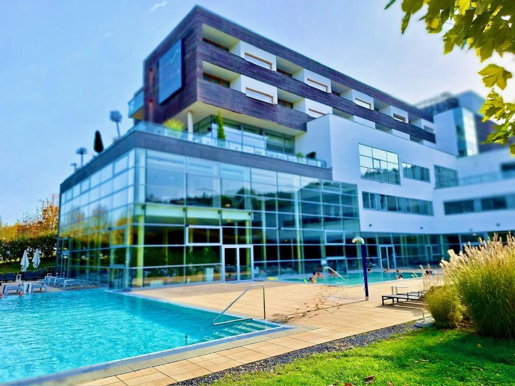 WHIRLPOOL-SUITE AMADEUS - Weitblick - Golf & Wellness - direkter Bademantelgang - ADULTS ONLY - 2